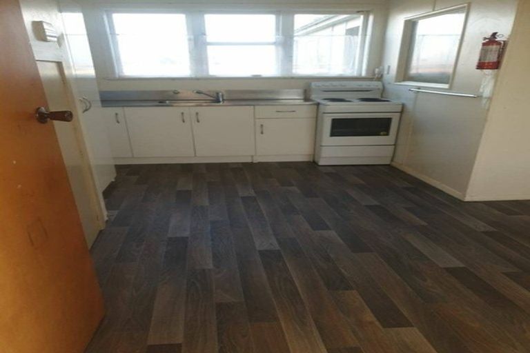 Photo of property in 8 Matipo Street, Castlecliff, Whanganui, 4501