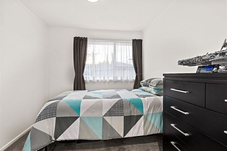 Photo of property in 22 Helena Street, Massey, Auckland, 0614