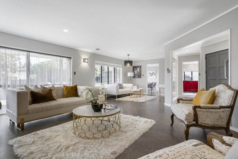 Photo of property in 37 Rochester Crescent, Somerville, Auckland, 2014