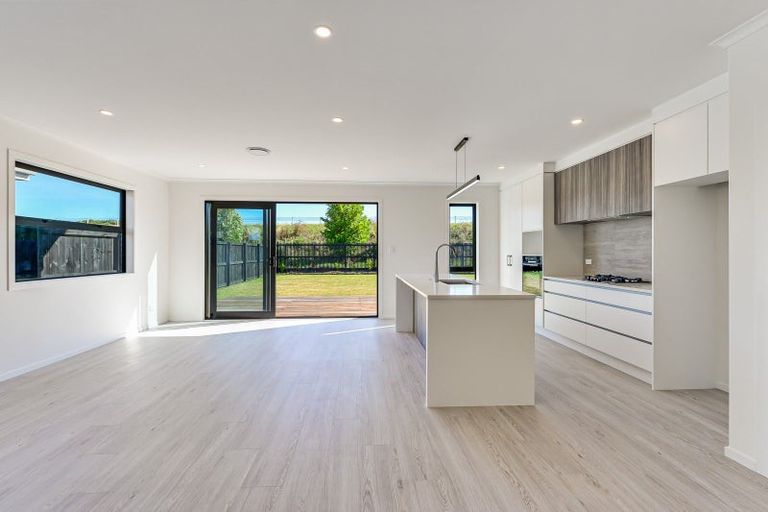 Photo of property in 33 Overton Street, Rototuna North, 3210