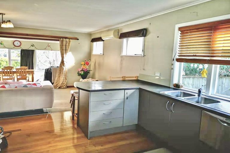 Photo of property in 2/134 Forrest Road, Milford, Auckland, 0620