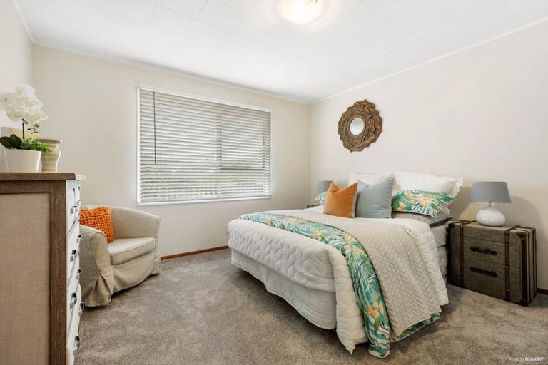 Photo of property in 18 Contessa Drive, Glenfield, Auckland, 0629