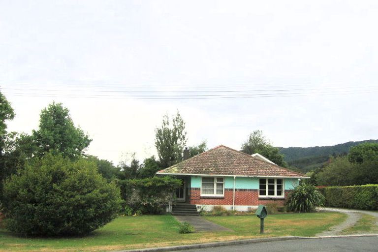 Photo of property in 41 Maclaren Street, Maymorn, Upper Hutt, 5018