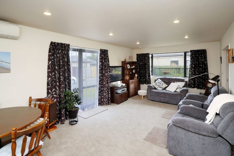 Photo of property in 2b Ferndown Lane, Bromley, Christchurch, 8062