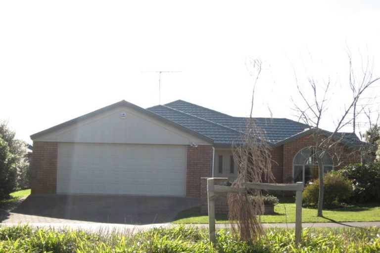 Photo of property in 2 Grosvenor Place, Rototuna, Hamilton, 3210