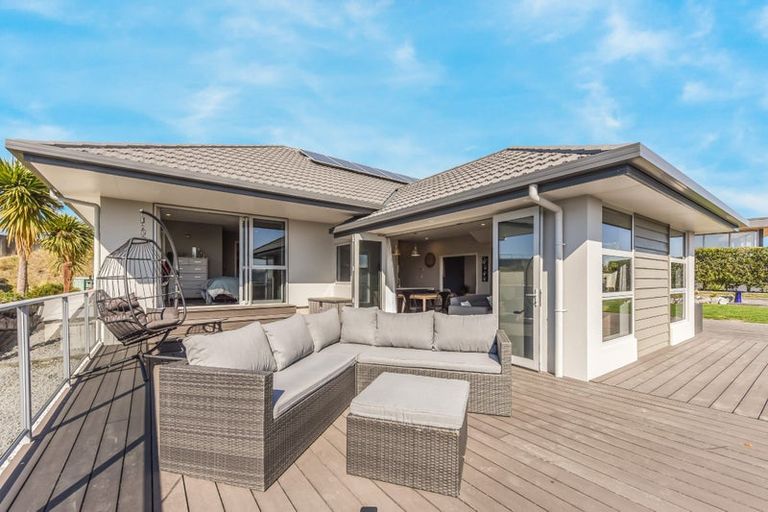 Photo of property in 26 Katania Heights, Brightwater, 7022