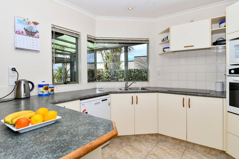 Photo of property in 10 Hawk Place, Welcome Bay, Tauranga, 3112