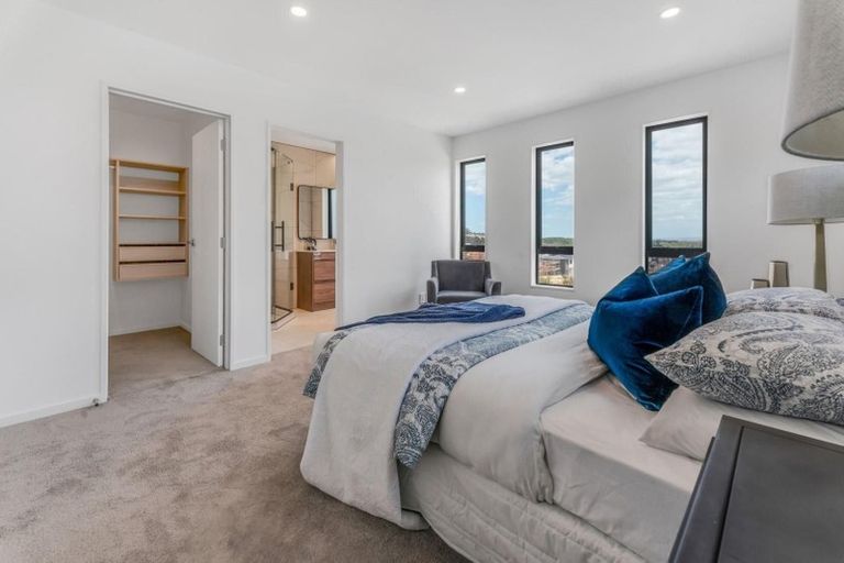 Photo of property in 28 Matahae Drive, Flat Bush, Auckland, 2019