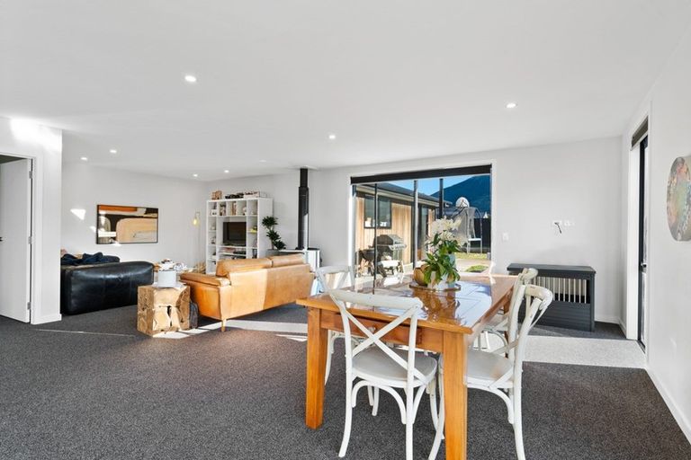 Photo of property in 4 Pennycook Place, Lake Hawea, Wanaka, 9382