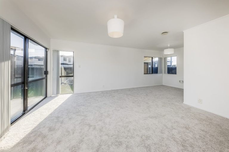 Photo of property in 2/30 Gloucester Road, Manurewa, Auckland, 2102