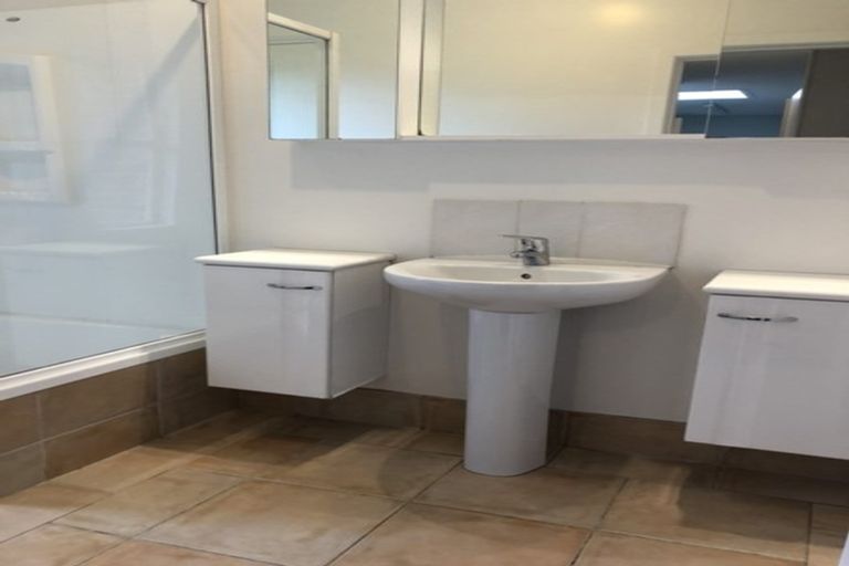 Photo of property in 445 Kahikatea Flat Road, Waitoki, Kaukapakapa, 0871