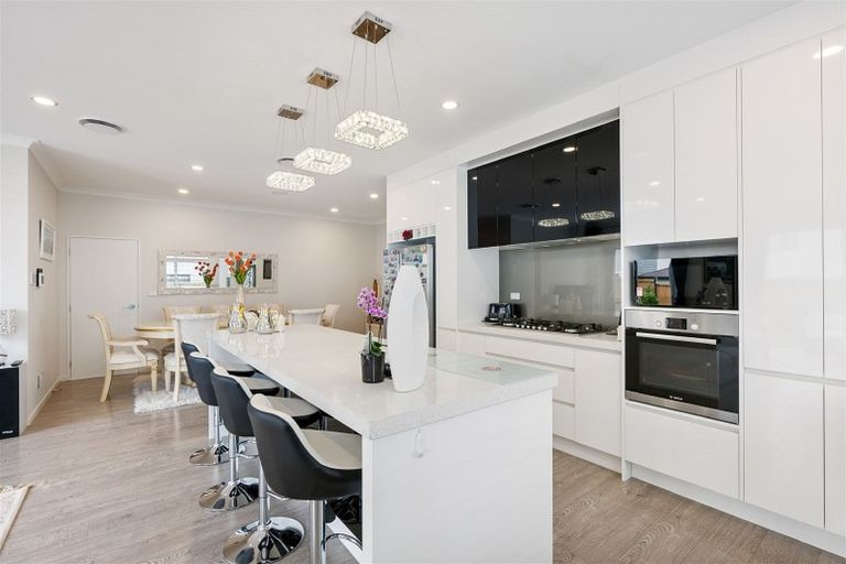 Photo of property in 20 Drumbuoy Drive, Flat Bush, Auckland, 2019