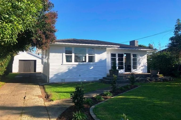 Photo of property in 30 Saint Annes Street, Levin, 5510