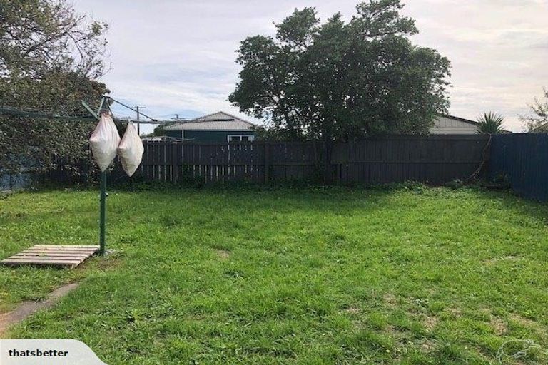 Photo of property in 9 Temuera Street, Otaki, 5512