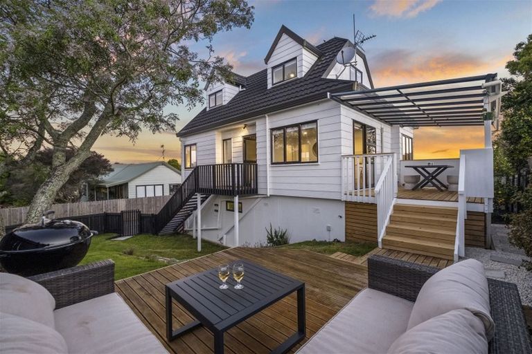 Photo of property in 1/136 Bradbury Road, Botany Downs, Auckland, 2010