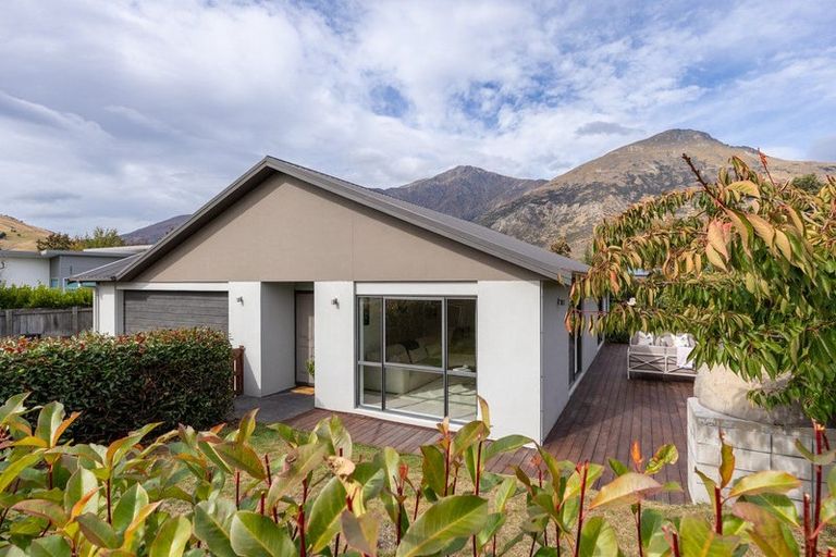 Photo of property in 10 Erskine Street, Lake Hayes, Queenstown, 9304