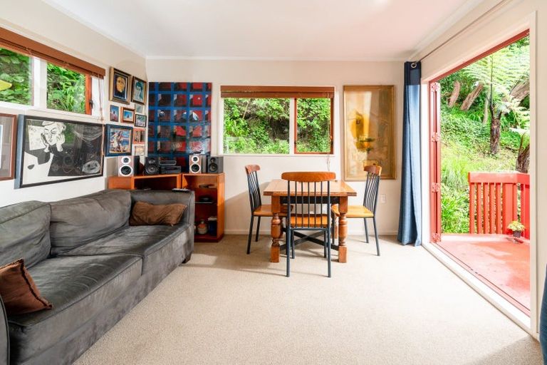 Photo of property in 6a Joll Street, Karori, Wellington, 6012