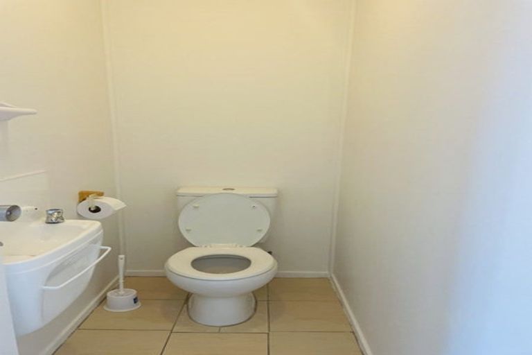 Photo of property in 1 Beldon Place, Pakuranga Heights, Auckland, 2010