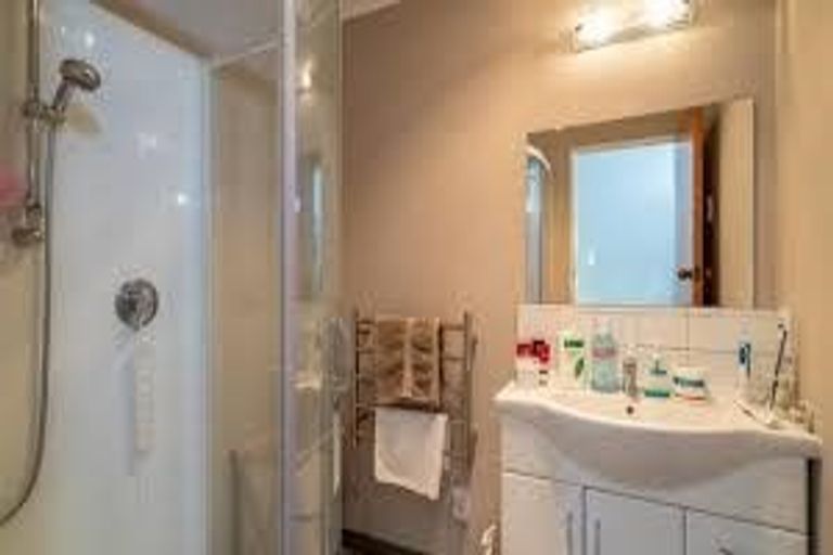 Photo of property in 7 Reeves Road, Acacia Bay, Taupo, 3330