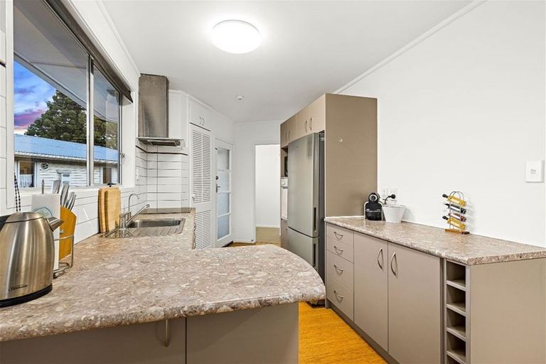 Photo of property in 22 Helena Street, Massey, Auckland, 0614