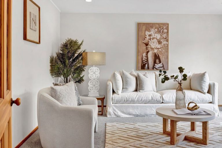 Photo of property in 6 Bushview Place, Upper Vogeltown, New Plymouth, 4310