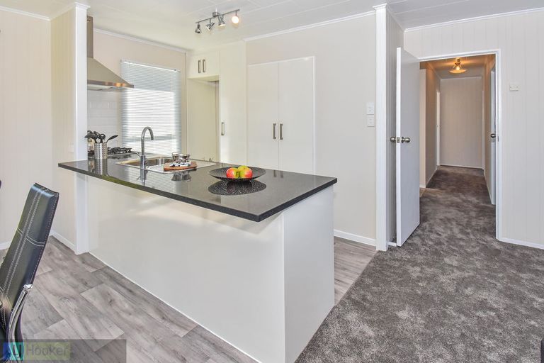 Photo of property in 4 Agar Place, Favona, Auckland, 2024