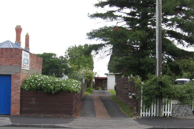 Photo of property in 2/116 Hinemoa Street, Birkenhead, Auckland, 0626