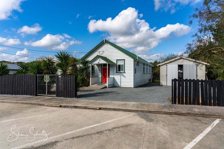 Photo of property in 12 Franklin Road, Paparoa, 0571