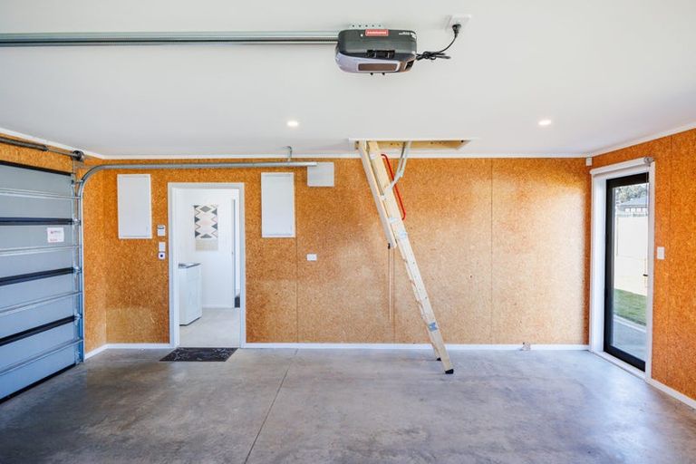 Photo of property in 26 Sardinia Grove, Fitzherbert, Palmerston North, 4410