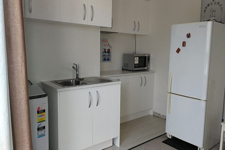 Photo of property in 18 Carpenter Lane, Silverdale, 0932