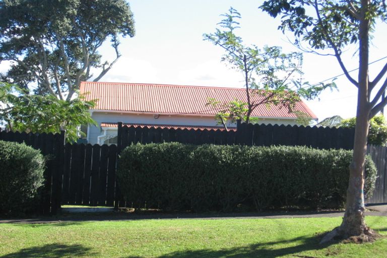 Photo of property in 1/46 Brandon Road, Glen Eden, Auckland, 0602