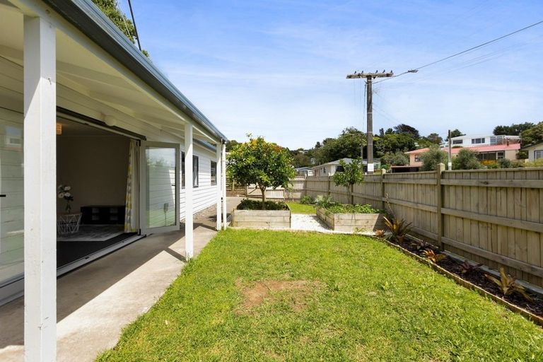 Photo of property in 31 Beaumont Crescent, Frankleigh Park, New Plymouth, 4310