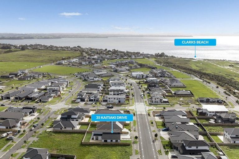Photo of property in 35 Kaitiaki Drive, Clarks Beach, 2122