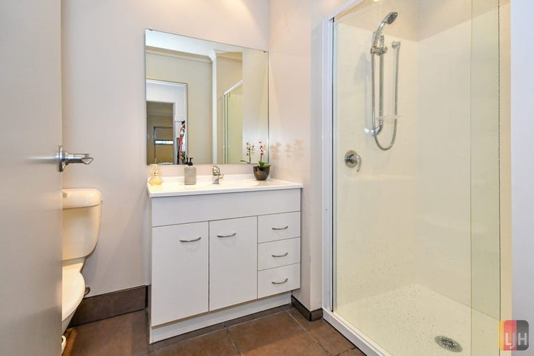 Photo of property in 19c Railway Street West, Papakura, 2110