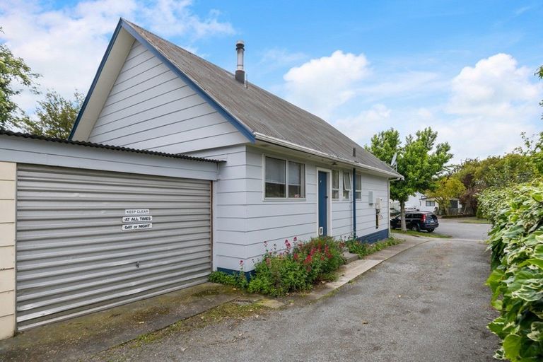 Photo of property in 2/42 Holdaway Street, Riversdale, Blenheim, 7201