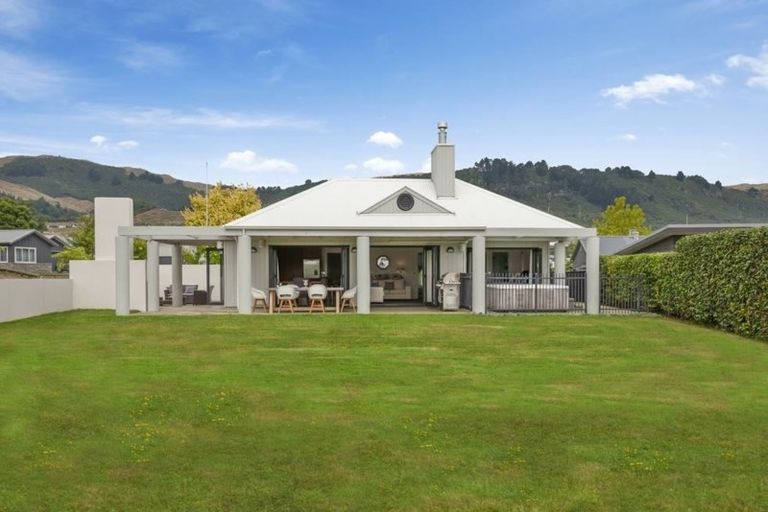 Photo of property in 1 Antonia Place, Kinloch, Taupo, 3377