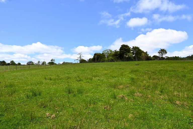 Photo of property in 867 Kahikatea Flat Road, Waitoki, Kaukapakapa, 0871