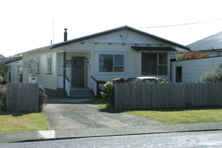 Photo of property in 1/18 Gladstone Road, Northcote, Auckland, 0627