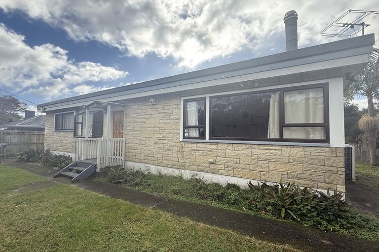 Photo of property in 1 Coletta Lane, Te Atatu South, Auckland, 0610