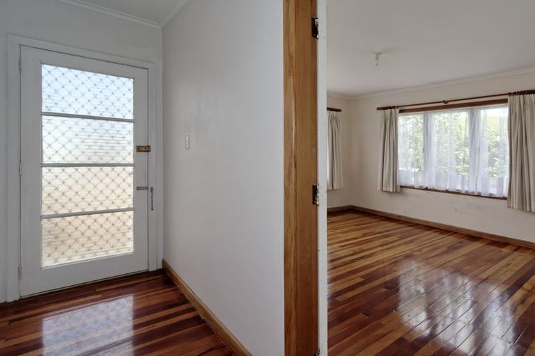 Photo of property in 65 Godley Road, Green Bay, Auckland, 0604