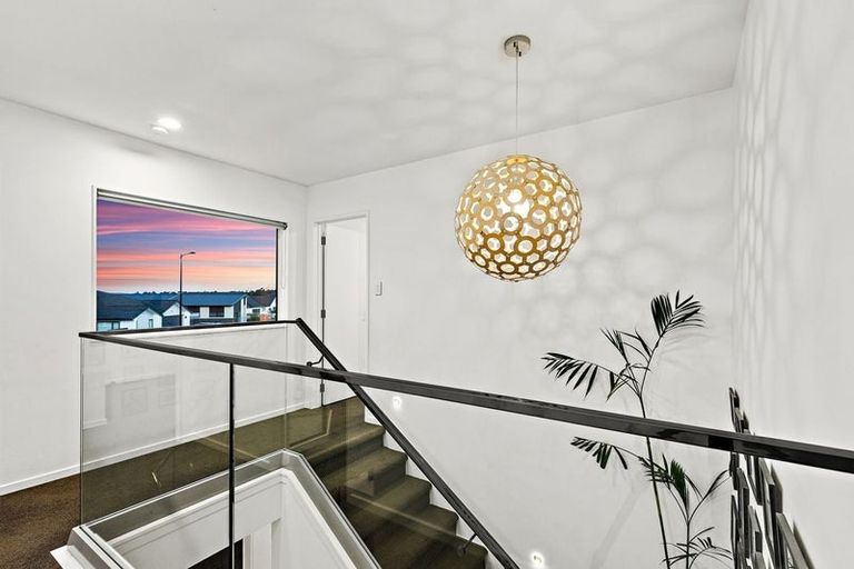 Photo of property in 11 Dida Park Drive, Kumeu, 0810