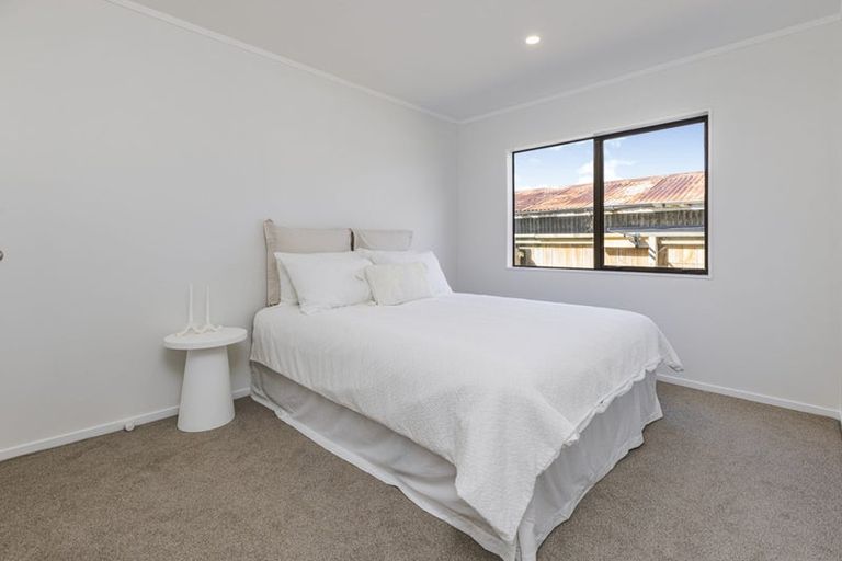 Photo of property in 2/24 Great South Road, Papakura, 2110