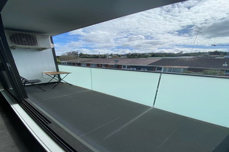 Photo of property in 6/764 Beach Road, Browns Bay, Auckland, 0630