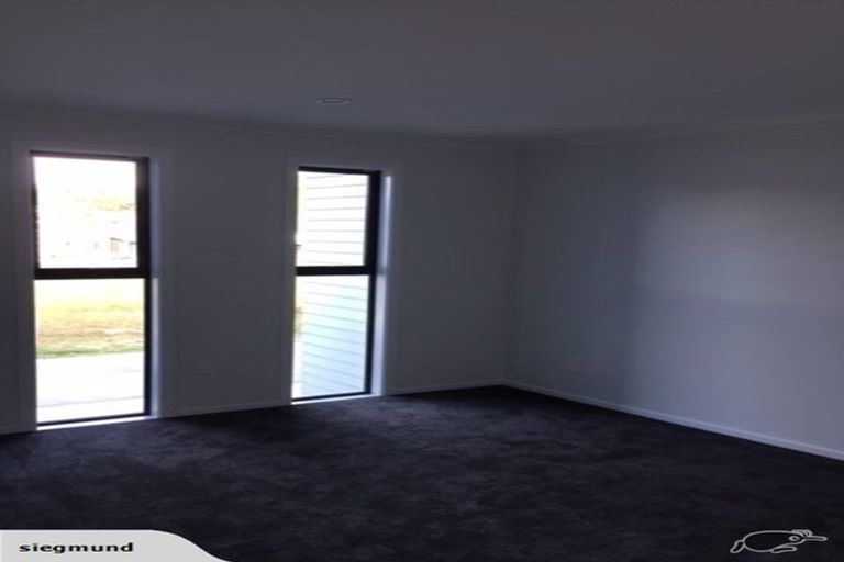 Photo of property in 5a Breakwater Way, Whitby, Porirua, 5024