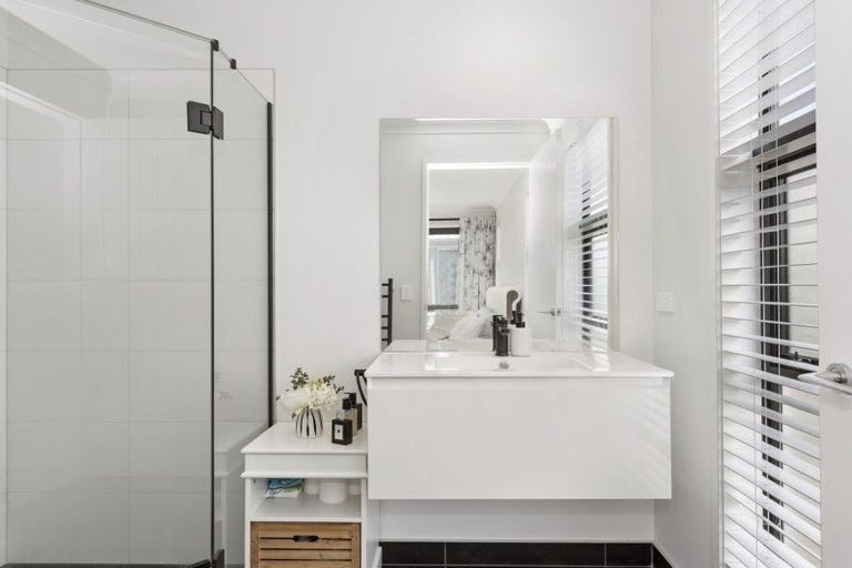 Photo of property in 38 Puhirake Crescent, Pyes Pa, Tauranga, 3112