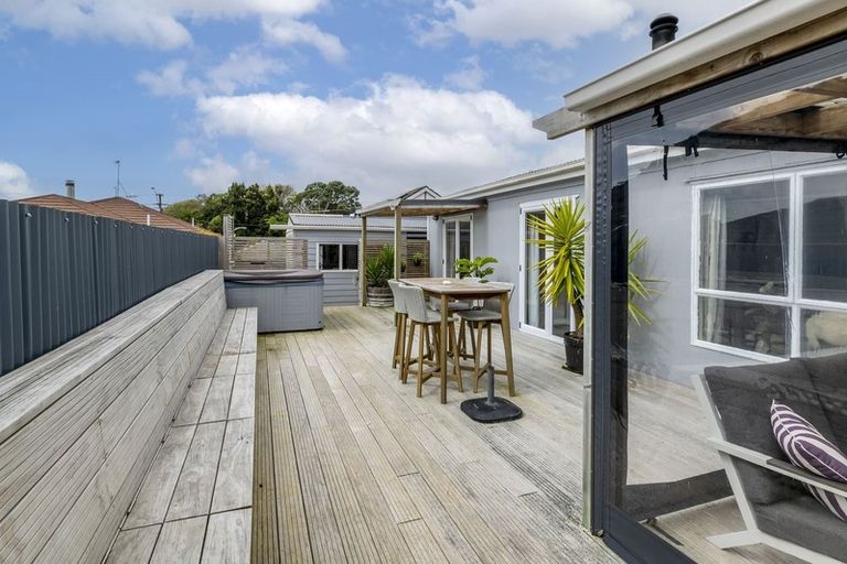 Photo of property in 276 Te Moana Road, Waikanae, 5036