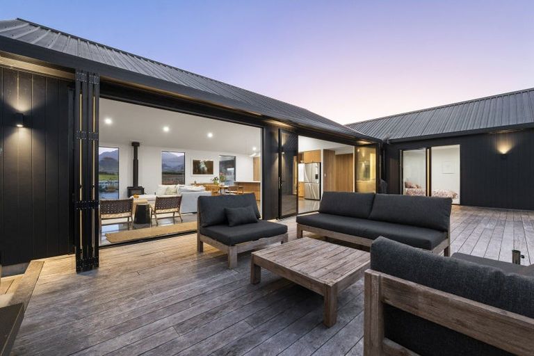 Photo of property in 589 Kent Road, Korito, New Plymouth, 4371