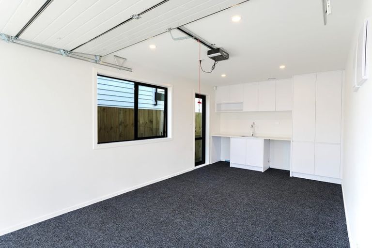 Photo of property in 858e East Coast Road, Northcross, Auckland, 0630