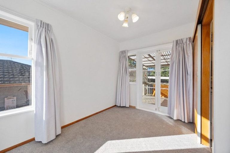Photo of property in 84 Barrys Road, Glendene, Auckland, 0602