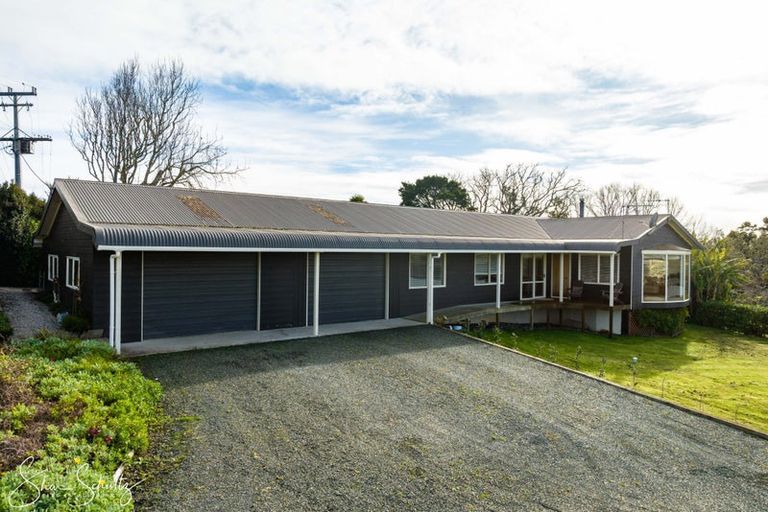 Photo of property in 147 Petley Road, Paparoa, 0571